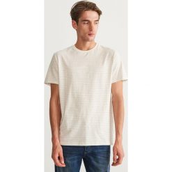 T-shirty męskie: T-shirt w kropki - Kremowy