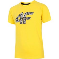 T-shirt chłopięcy (122-164) JTSM203 - żółty. Żółte t-shirty chłopięce marki 4F JUNIOR, z nadrukiem, z materiału, bez rękawów. Za 29,99 zł.