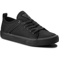 Tenisówki GUESS - FLJOI3 FAM12 BLACK. Czarne półbuty damskie Guess, z aplikacjami, z gumy, bez obcasa, na płaskiej podeszwie, bez zapięcia. W wyprzedaży za 249,00 zł.