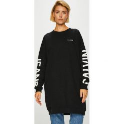 Calvin Klein Jeans - Sukienka. Czarne sukienki damskie Calvin Klein Jeans, na co dzień, s, z nadrukiem, z bawełny, casualowe, bez kołnierzyka, bez rękawów, mini, proste. Za 499,90 zł.