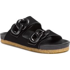 Klapki TORY BURCH - Adrien Two Band Slide 54898 Perfect Black 004. Czarne klapki damskie Tory Burch, bez wzorów, ze skóry, bez obcasa. W wyprzedaży za 759,00 zł.