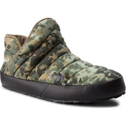 Kapcie THE NORTH FACE - Thermoball Traction Bootie T93MKH5QU Tarmac Green Macrofleck Print/Tumbleweed Green. Zielone klapki męskie marki The North Face, z gumy. W wyprzedaży za 179,00 zł.