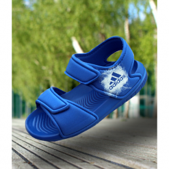Sandały adidas AltaSwim C (BA9289). Szare sandały chłopięce Adidas, z paskami. Za 99,99 zł.