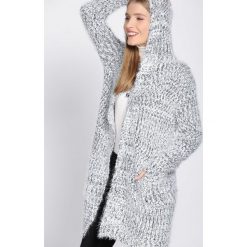 Czarny Kardigan Consignment. Czarne kardigany damskie marki Born2be, uniwersalny. Za 54,99 zł.