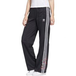 Adidas Originals Spodnie dresowe Czarny. Czarne spodnie damskie adidas Originals, z poliesteru. Za 283,95 zł.