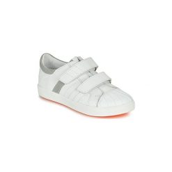 Buty Dziecko GBB MANO. Białe trampki chłopięce GBB, bez wzorów, bez zapięcia. Za 245,40 zł.