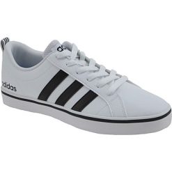 Adidas Pace VS AW4594 44 2/3 Białe. Białe buty sportowe męskie Adidas, ze skóry, bez zapięcia. W wyprzedaży za 169,99 zł.