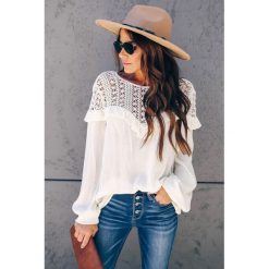Bluzka damska LOWELA WHITE. Białe bluzki damskie Bluzka damska LOWELA WHITE, s, bez wzorów, eleganckie, bez kołnierzyka, bez rękawów. W wyprzedaży za 79,00 zł.