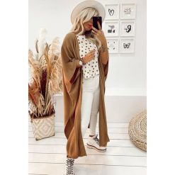Narzutka ORSALA BEIGE. Brązowe kamizelki damskie IVET, bez wzorów, bez rękawów. W wyprzedaży za 49,00 zł.