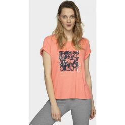 T-shirt damski TSD602 - koral - Outhorn. Koszulki damskie Outhorn, bez wzorów, z bawełny, bez kołnierzyka. Za 59,99 zł.