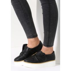 Trampki damskie slip on: Czarne Slip On By The Way