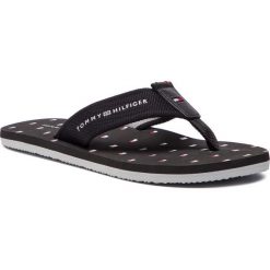 Japonki TOMMY HILFIGER - Mini Flag Footbed Beach Sandal FM0FM01930 Black 990. Czarne klapki męskie TOMMY HILFIGER, bez wzorów, ze skóry. W wyprzedaży za 119,00 zł.
