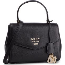 Torebka DKNY - Hutton Th Satchel R84DA928 Blk/Gold BGD. Czarne torebki klasyczne damskie DKNY, bez wzorów, ze skóry, klasyczne, na ramię, bez dodatków. W wyprzedaży za 679,00 zł.