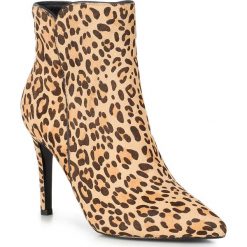 Buty damskie. Botki damskie Wittchen, na jesień, ze skóry, klasyczne, bez obcasa, na szpilce, na zamek. W wyprzedaży za 322,91 zł.