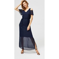Sukienka maxi typu cold arms. Sukienki damskie Moodo, s, bez wzorów, bez kołnierzyka, bez rękawów, maxi. Za 59,99 zł.