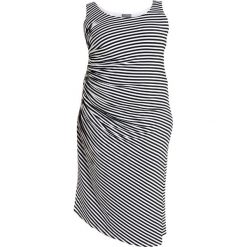 Vince Camuto Plus SIDE RUCHED AMALFI STRIPE DRESS Sukienka z dżerseju rich black. Czarne sukienki z falbanami Vince Camuto Plus, z dżerseju. Za 479,00 zł.