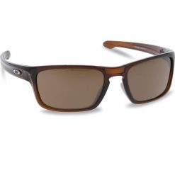 Okulary przeciwsłoneczne OAKLEY - Silver Stealth OO9408-0256 Polished Rootbeer/Prizm Tungsten. Brązowe okulary przeciwsłoneczne męskie wayfarery Oakley, z tworzywa sztucznego. W wyprzedaży za 479,00 zł.