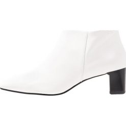 Vagabond EBBA Ankle boot white. Białe botki damskie skórzane marki Vagabond. Za 549,00 zł.