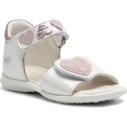 Sandały PRIMIGI - 3407222 Bianco. Białe sandały dziewczęce Primigi, ze skóry, bez zapięcia. W wyprzedaży za 169,00 zł.