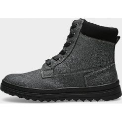 Buty zimowe dziewczęce (30-38). Buty dziewczęce zimowe bez zapięcia. W wyprzedaży za 149,99 zł.