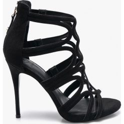 Guess Jeans - Sandały. Czarne sandały damskie marki Guess Jeans, z aplikacjami, z jeansu, na obcasie. W wyprzedaży za 479,90 zł.