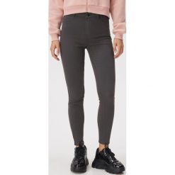 Spodnie skinny z wysokim stanem - Szary. Szare spodnie damskie Sinsay, xl, z podwyższonym stanem. Za 39,99 zł.