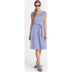 SUKIENKA ROSI Weekend Max Mara. Białe sukienki damskie Weekend Max Mara, na co dzień, s, bez wzorów, z bawełny, z okrągłym kołnierzem, bez rękawów, proste. Za 473,40 zł.