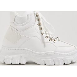 Sznurowane sneakersy za kostkę - Biały. Białe sneakersy damskie Sinsay. Za 79,99 zł.