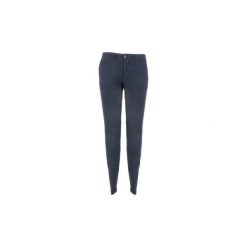 Spodnie z pięcioma kieszeniami Harmont Blaine W339 CHINOS NARROW. Niebieskie spodnie męskie Harmont Blaine, m, bez wzorów. Za 675,69 zł.