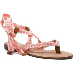 Sandały PEPE JEANS - Munch West PLS90340 Neon Coral 143. Różowe klapki damskie Pepe Jeans, bez wzorów, z jeansu, bez obcasa. W wyprzedaży za 129,00 zł.