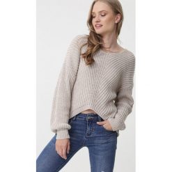 Beżowy Sweter Colyton. Brązowe swetry damskie Born2be, uniwersalny, bez wzorów, prążkowane, z długim rękawem, długie, bez kaptura. Za 119,99 zł.