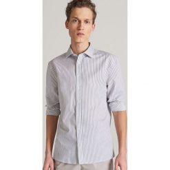 Koszula comfort fit w paski - Biały. Białe koszule męskie Reserved, m, w paski, bez kołnierzyka, bez rękawów. Za 119,99 zł.