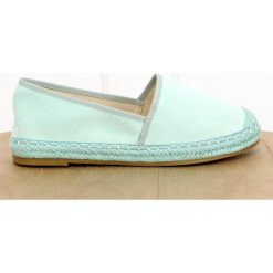 Espadryle zamszowe miętowe AF40 LT.GREEN. Zielone espadryle damskie ButyModne, bez wzorów, ze lnu, bez obcasa, na płaskiej podeszwie. Za 74,46 zł.