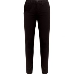 Jeansy J BRAND ALANA HIGH RISE CROPPED SKINNY. Czarne jeansy damskie J Brand, uniwersalny, z podwyższonym stanem. Za 1280,00 zł.