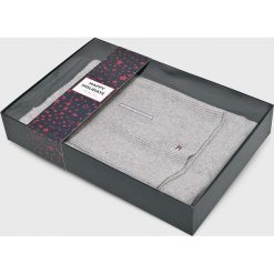 Tommy Hilfiger - Czapka i szalik. Szare czapki zimowe damskie marki TOMMY HILFIGER, z bawełny. W wyprzedaży za 319,90 zł.