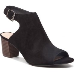 Sandały CLARKS - Deloria Gia 261400994 Black Sde. Czarne klapki damskie Clarks, bez wzorów, ze skóry, bez obcasa, na obcasie. W wyprzedaży za 269,00 zł.