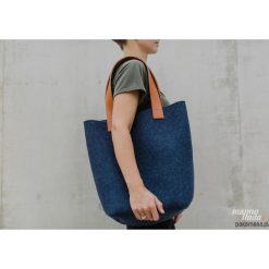 Marmollada - torebka filcowa duża INDYGO. Pomarańczowe torebki klasyczne damskie Pakamera, bez wzorów, z bawełny, na ramię, duże, bez dodatków. Za 350,00 zł.