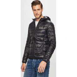 EA7 Emporio Armani - Kurtka puchowa. Czerwone płaszcze męskie EA7 Emporio Armani, xl, bez wzorów, z materiału, krótkie, z kapturem. Za 699,90 zł.