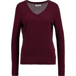 Swetry klasyczne damskie: Zalando Essentials Sweter bordeaux