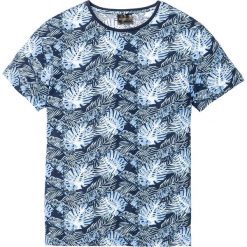 T-shirt z nadrukiem bonprix niebieski z nadrukiem. Niebieskie koszulki męskie bonprix, s, z nadrukiem, bez kołnierzyka, bez rękawów. Za 37,99 zł.