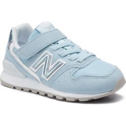 Sneakersy NEW BALANCE - YV996PLU Niebieski. Niebieskie trampki chłopięce New Balance, bez wzorów, z zamszu, na rzepy. W wyprzedaży za 169,00 zł.