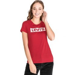 Levi's The Perfect Koszulka Czerwony. Czerwone bluzki damskie Levi's®, s, z nadrukiem, z bawełny, bez kołnierzyka, z krótkim rękawem. Za 102,95 zł.