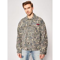 Kurtka jeansowa Tommy Jeans Camo Trucker DM0DM07788. Zielone kurtki męskie Tommy Jeans, m, bez wzorów, z bawełny, bez kaptura. W wyprzedaży za 509,00 zł.