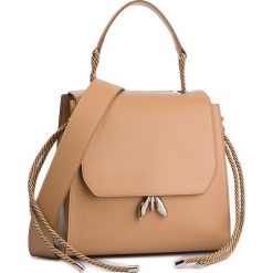 Torebka PATRIZIA PEPE - 2V8532/A4XR-F1WA Camel Beige. Brązowe torebki klasyczne damskie Patrizia Pepe, bez wzorów, ze skóry, klasyczne, duże, bez dodatków. W wyprzedaży za 1189,00 zł.