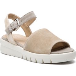Sandały GEOX - D Wimbley Sand A D92DPA 022AF CH65K Lt Taupe/Cream. Brązowe klapki damskie Geox, bez wzorów, z zamszu, bez obcasa. W wyprzedaży za 269,00 zł.