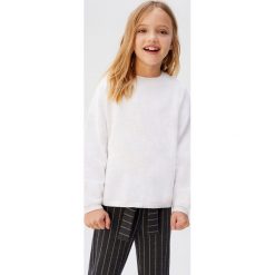 Mango Kids - Sweter dziecięcy North 110-164 cm. Czarne swetry dziewczęce Mango Kids, bez wzorów, z bawełny, z okrągłym kołnierzem, bez rękawów, bez kaptura. W wyprzedaży za 49,90 zł.