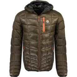 Kurtka przejściowa "Bellix" w kolorze khaki. Brązowe płaszcze męskie Geographical Norway Men, xl, z aplikacjami, bez kaptura. W wyprzedaży za 229,95 zł.