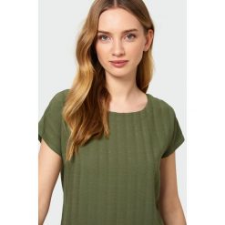 Bluzka z troczkiem. Bluzki damskie Greenpoint, bez wzorów, z wiskozy, bez kołnierzyka, bez rękawów. Za 79,99 zł.