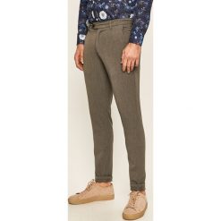 Tailored & Originals - Spodnie. Szare spodnie męskie Tailored & Originals, bez wzorów, z elastanu. W wyprzedaży za 269,90 zł.