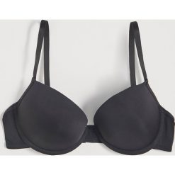 Gładki biustonosz - Czarny. Czarne biustonosze Sinsay, bez wzorów. Za 24,99 zł.